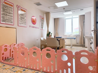 青島某區(qū)對托育機(jī)構(gòu)給予每班8萬元一次性建設(shè)補助以提升嬰幼兒照護(hù)服務(wù)